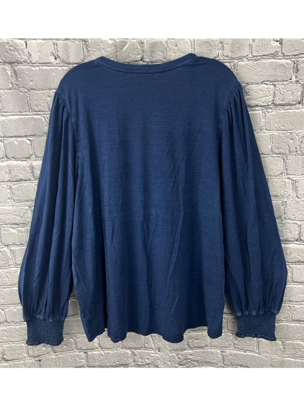 Chico's V Neck Smocked Sleeve Tee Blue Riviera Size 4 (XXL) NWT - Picture 2 of 7